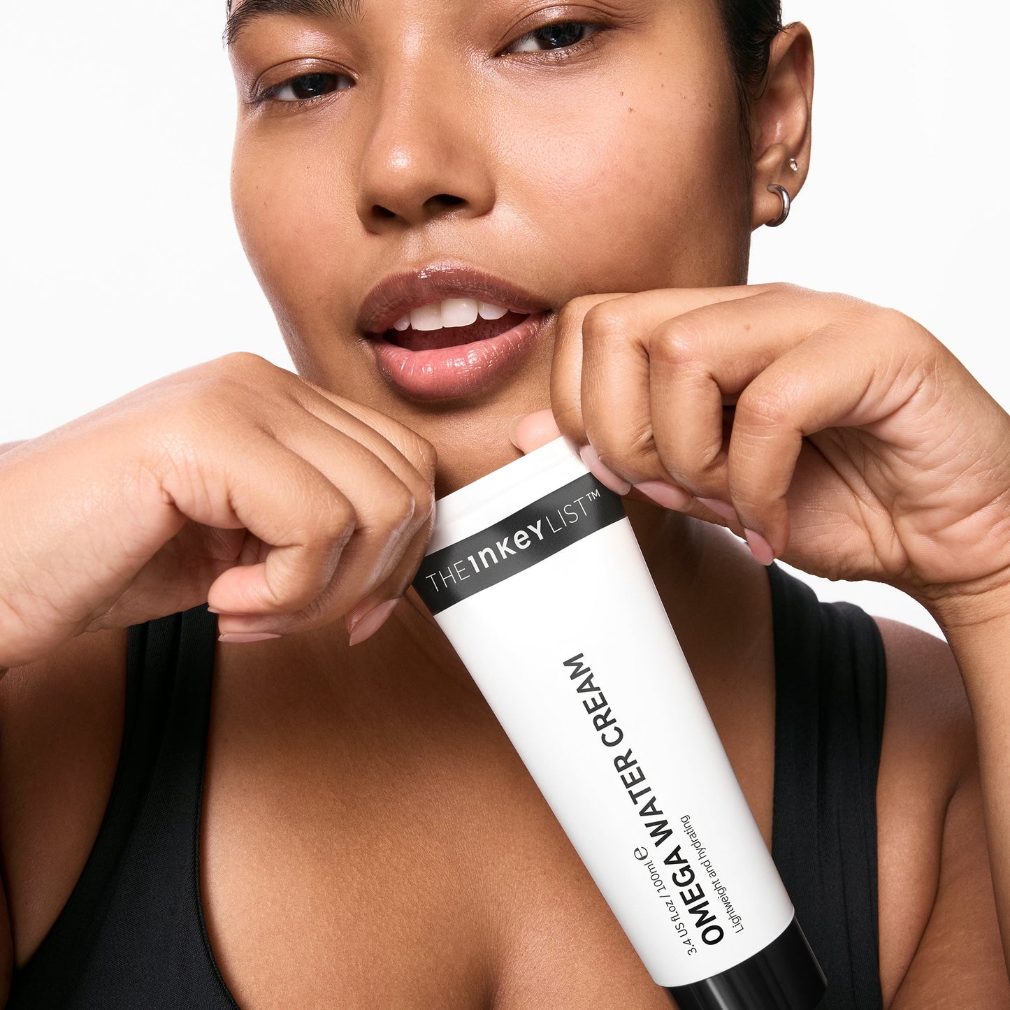 supersize-omega-water-cream-duo-a7 03_KAFFYA_07_HOLDING_OMEGA_SUPERSIZE_001.jpg