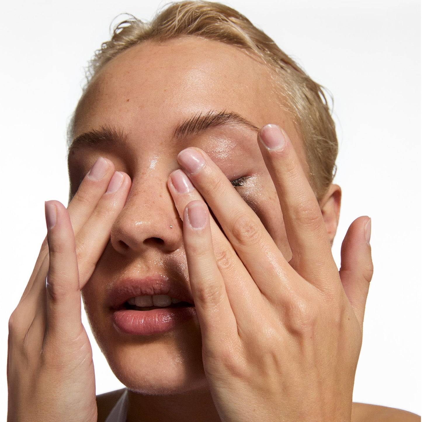 the-bestselling-intro-to-great-skin-y1 MysteryBundle_Model_2000x2000_8c068f88-8954-45a2-bafe-e122a0319042.jpg