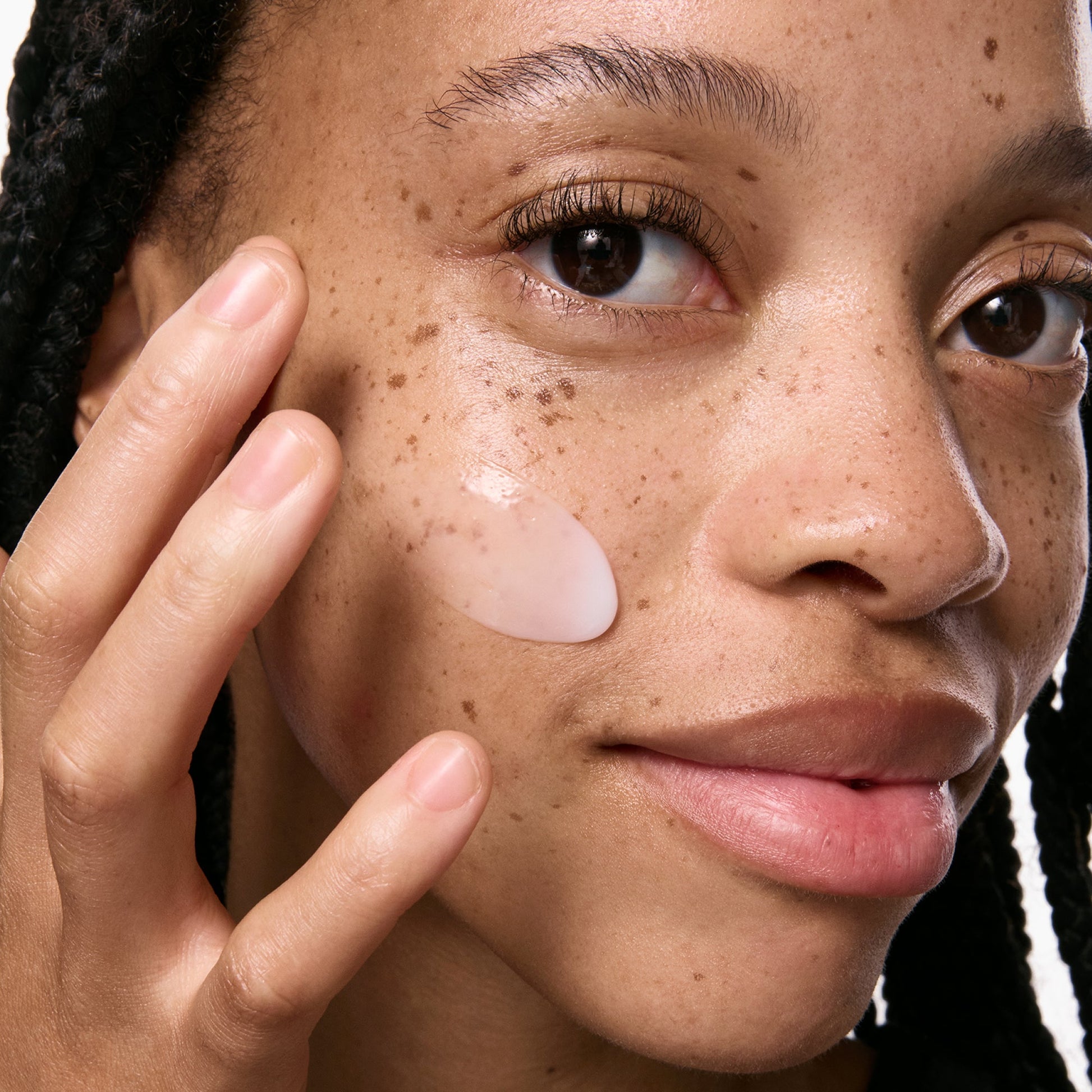 vitamin-b-c-and-e-moisturizer-x0 VitBC_E_ModelGoopMacro_2000x2000_bc64d363-139d-4699-88a9-2e0b1942763a.jpg